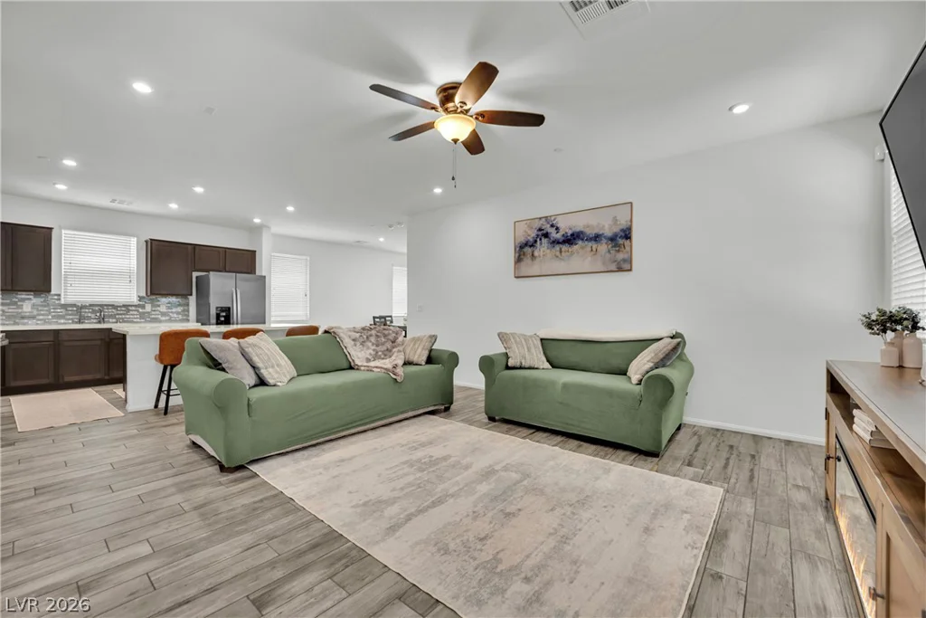 6123 Rose Springs, Las Vegas, NV 89130
