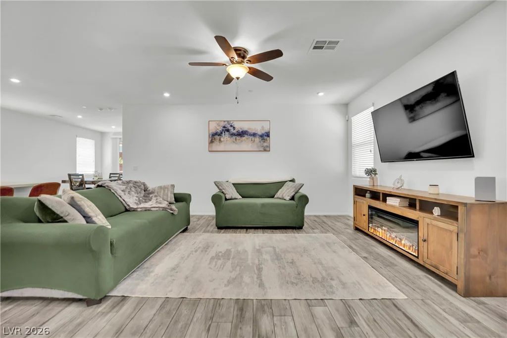 6123 Rose Springs, Las Vegas, NV 89130