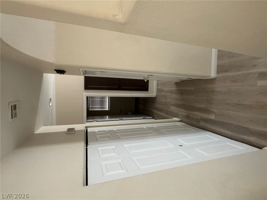 6231 Port Astoria, Las Vegas, NV 89122