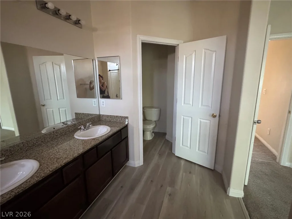 6231 Port Astoria, Las Vegas, NV 89122