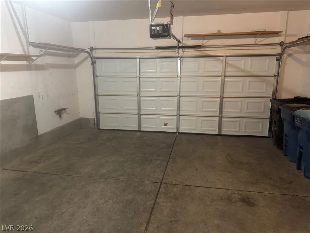 6231 Port Astoria, Las Vegas, NV 89122