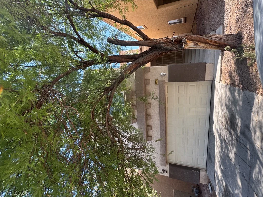 6231 Port Astoria, Las Vegas, NV 89122