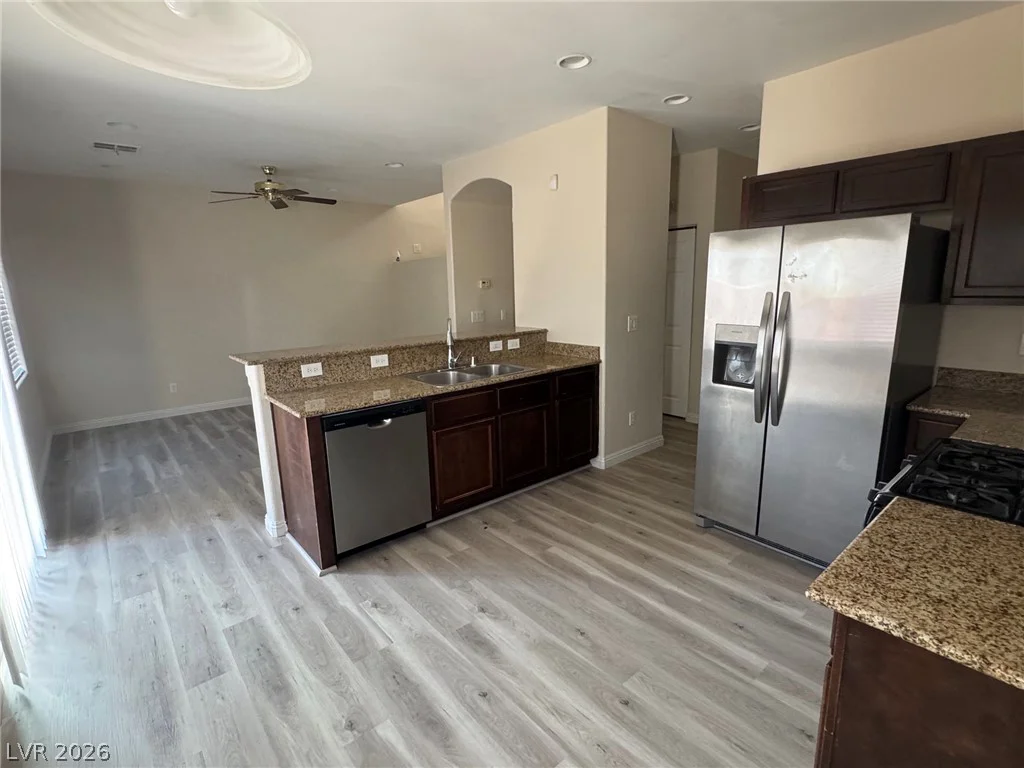 6231 Port Astoria, Las Vegas, NV 89122