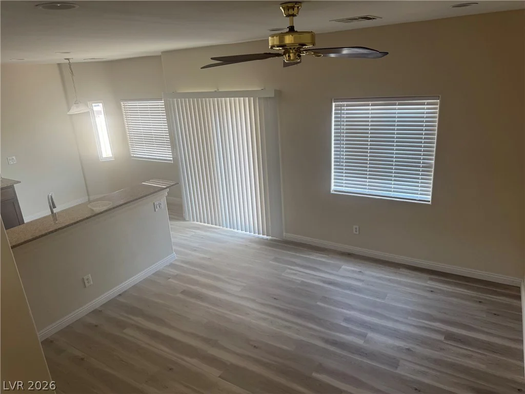 6231 Port Astoria, Las Vegas, NV 89122