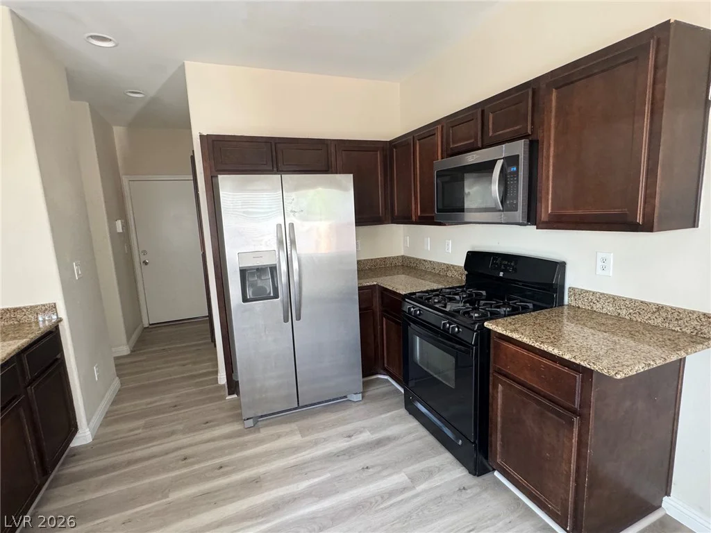 6231 Port Astoria, Las Vegas, NV 89122