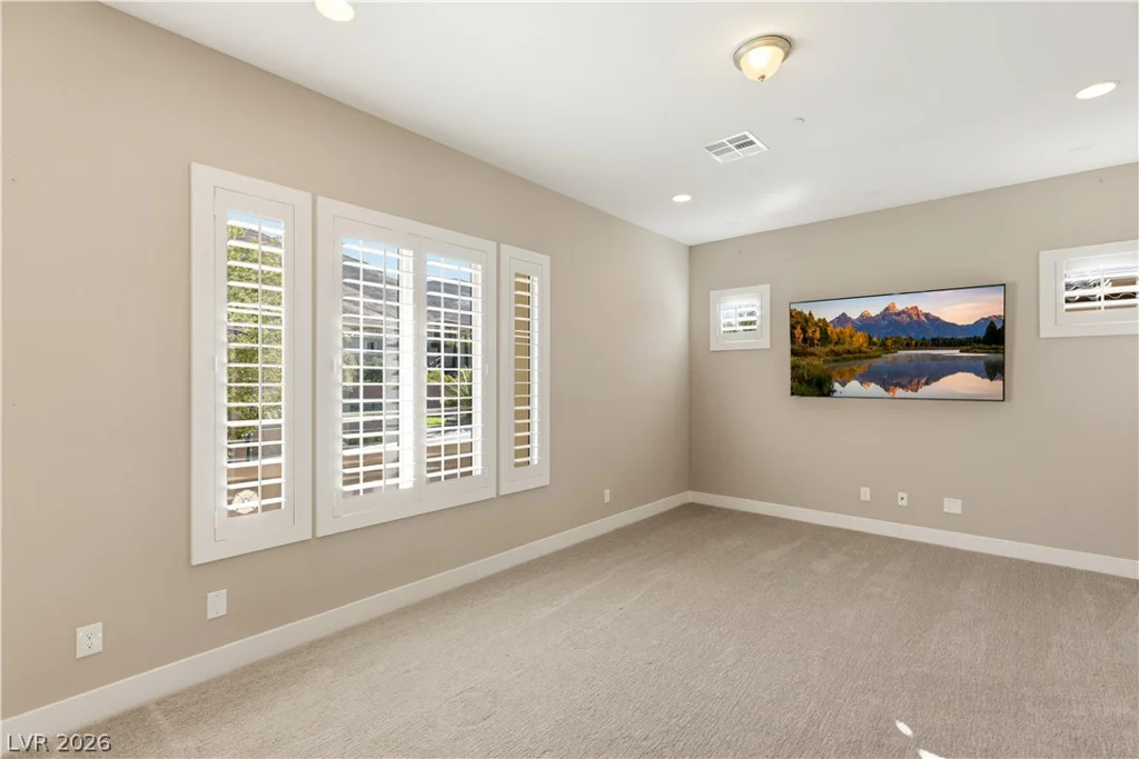 2 Olympia Outlook, Las Vegas, NV 89141