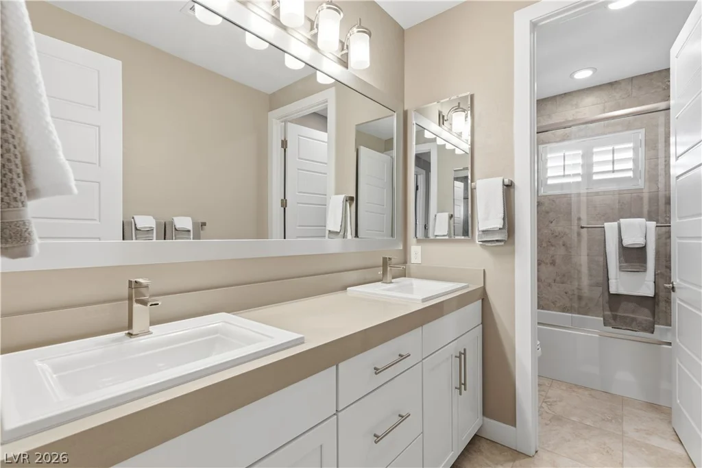 2 Olympia Outlook, Las Vegas, NV 89141