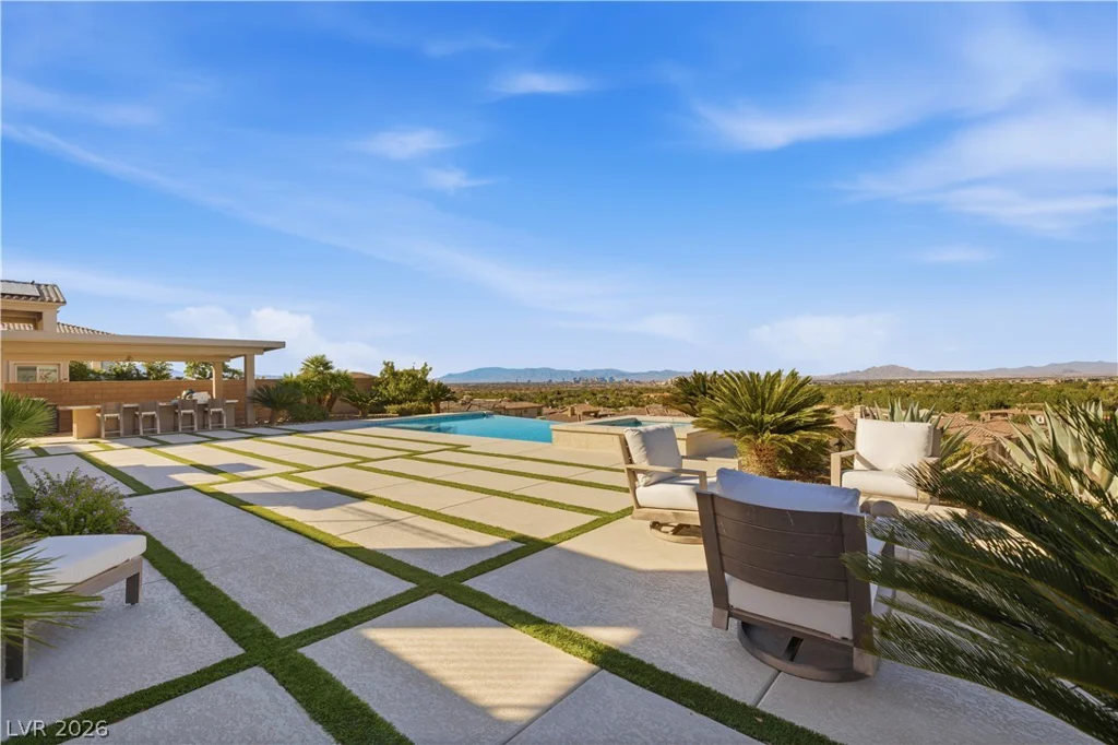 2 Olympia Outlook, Las Vegas, NV 89141