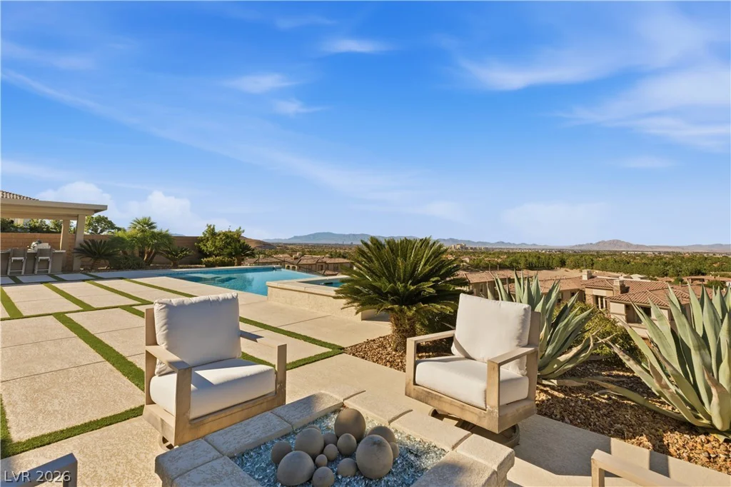 2 Olympia Outlook, Las Vegas, NV 89141