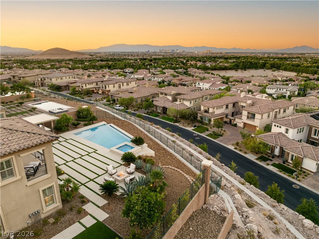 2 Olympia Outlook, Las Vegas, NV 89141