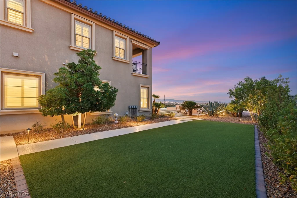 2 Olympia Outlook, Las Vegas, NV 89141