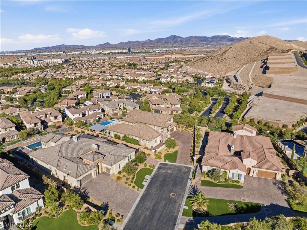 2 Olympia Outlook, Las Vegas, NV 89141
