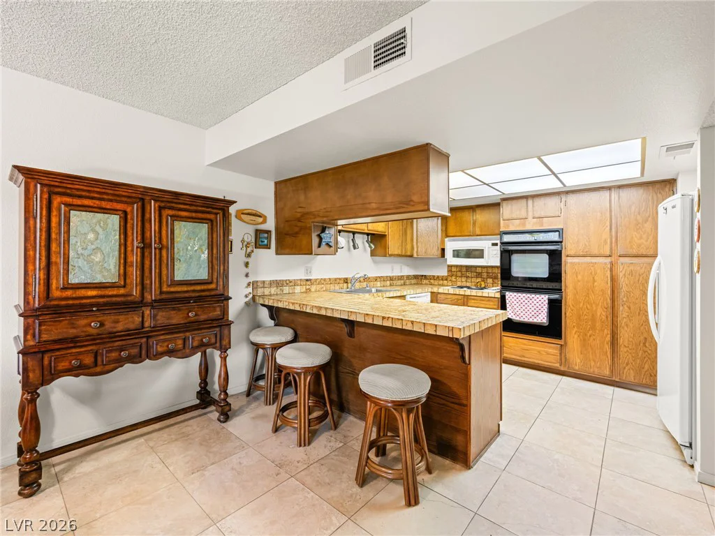 3422 Kensbrook, Las Vegas, NV 89121