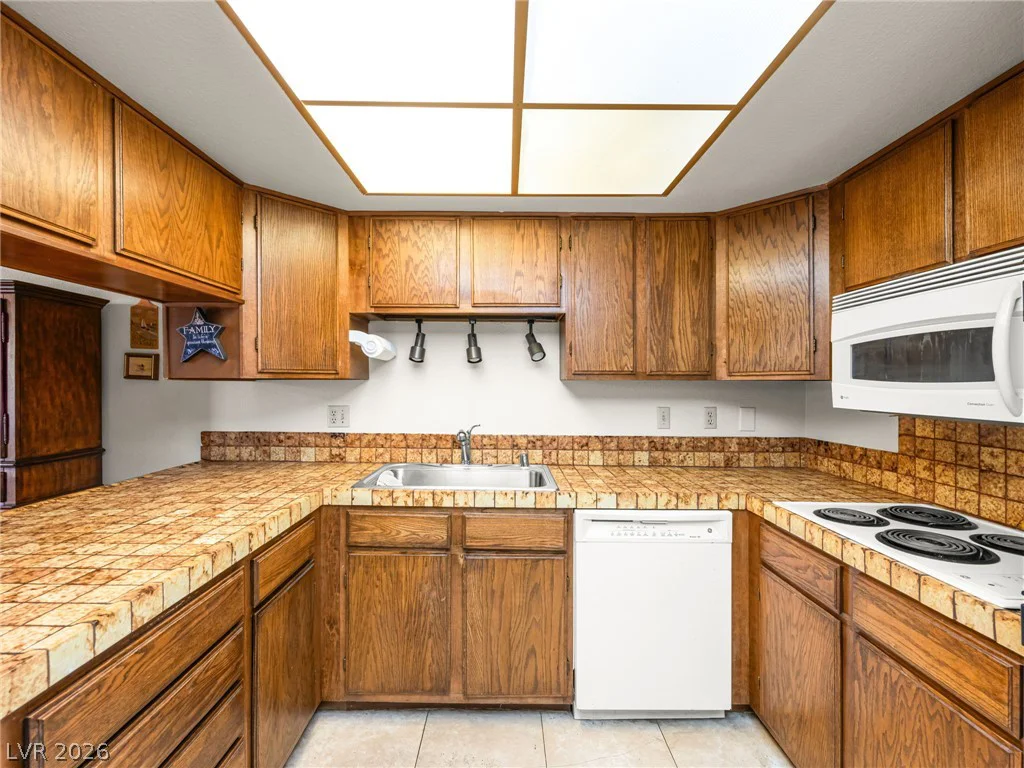 3422 Kensbrook, Las Vegas, NV 89121