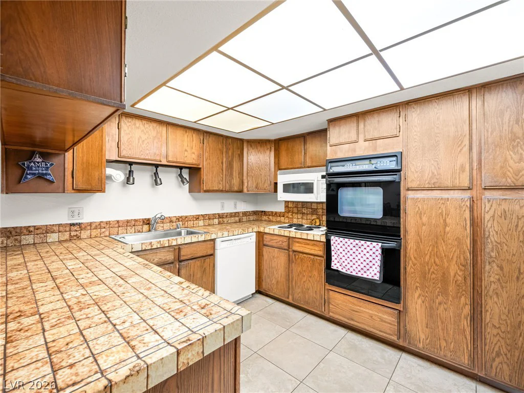 3422 Kensbrook, Las Vegas, NV 89121