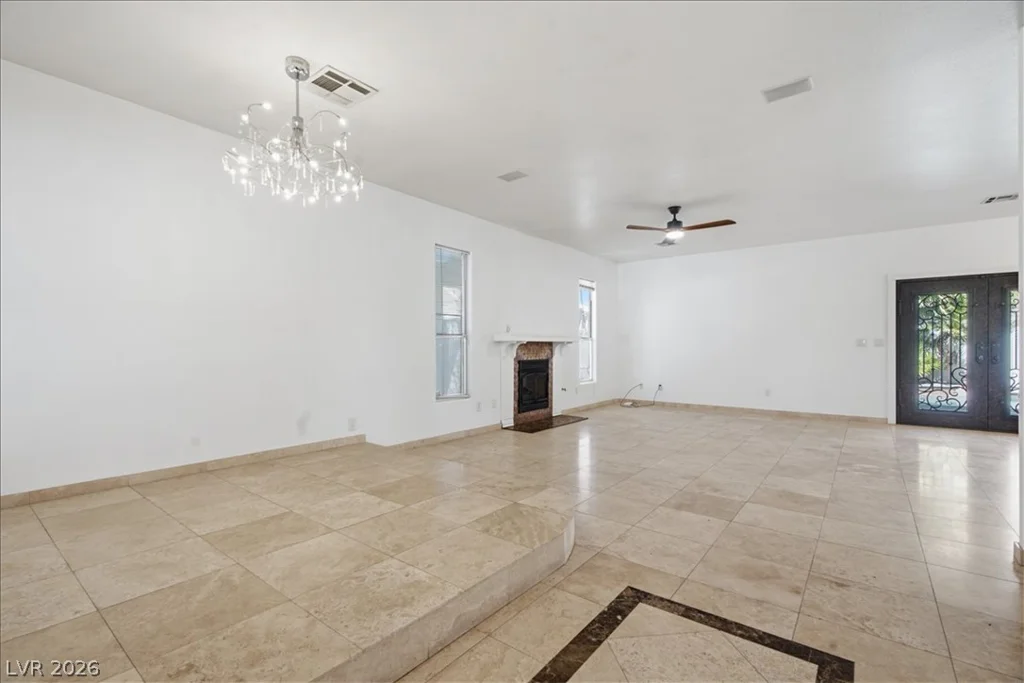 5936 Royal Castle, Las Vegas, NV 89130