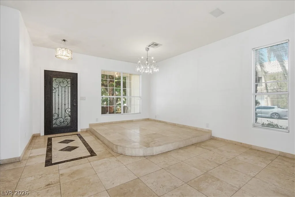 5936 Royal Castle, Las Vegas, NV 89130