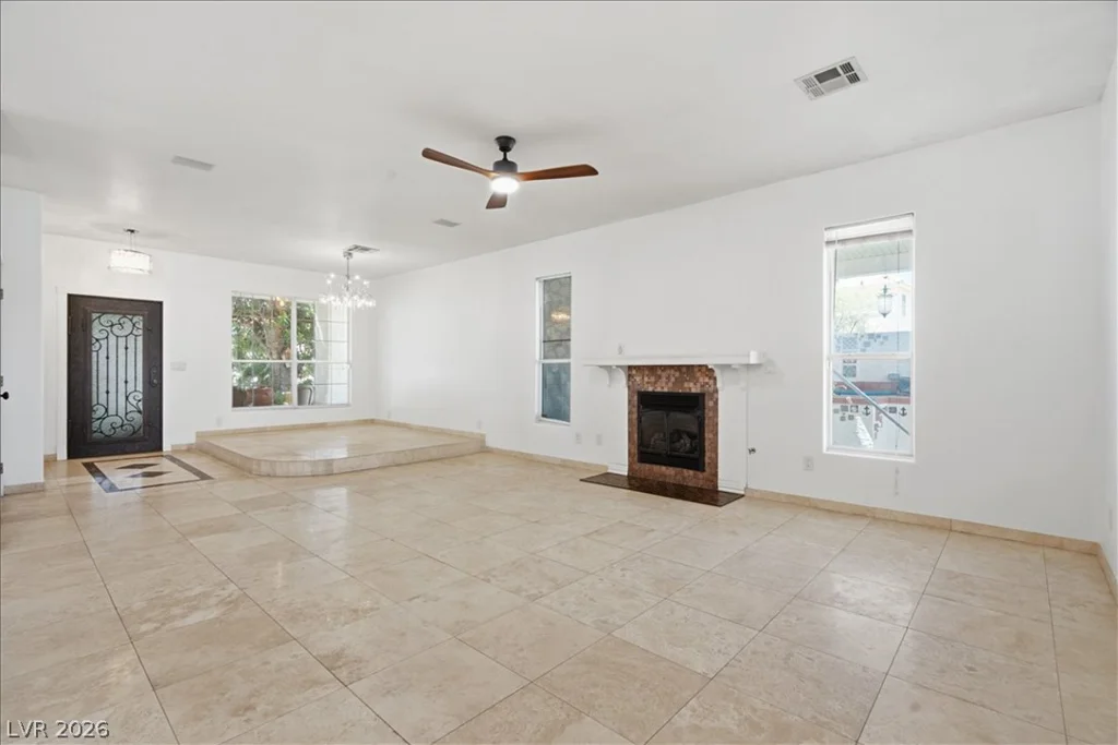 5936 Royal Castle, Las Vegas, NV 89130