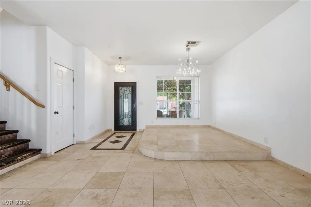 5936 Royal Castle, Las Vegas, NV 89130
