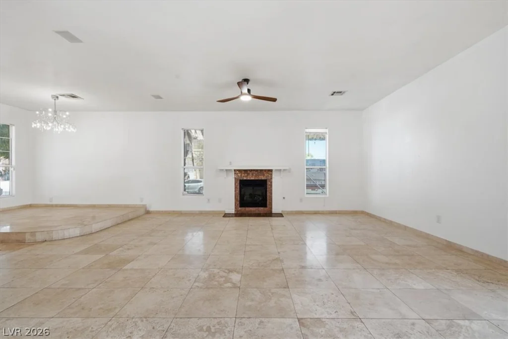 5936 Royal Castle, Las Vegas, NV 89130