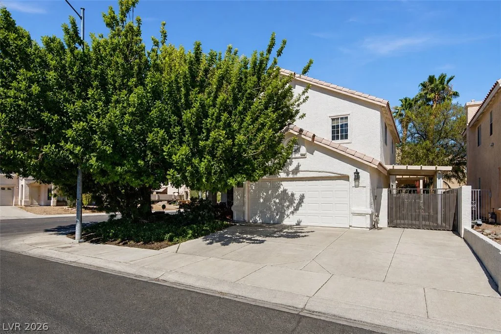 5936 Royal Castle, Las Vegas, NV 89130