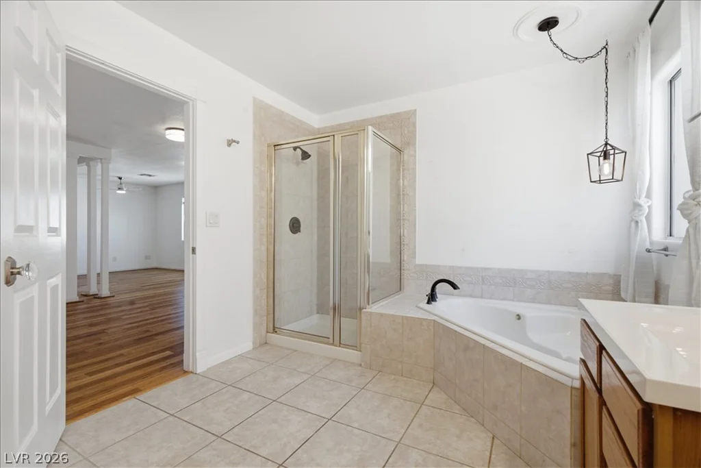 5936 Royal Castle, Las Vegas, NV 89130