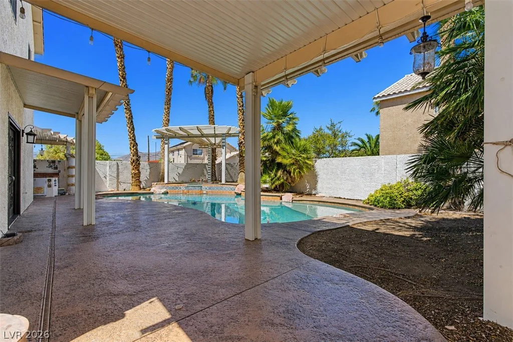 5936 Royal Castle, Las Vegas, NV 89130