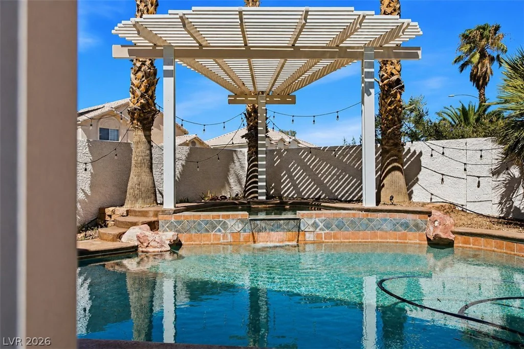 5936 Royal Castle, Las Vegas, NV 89130