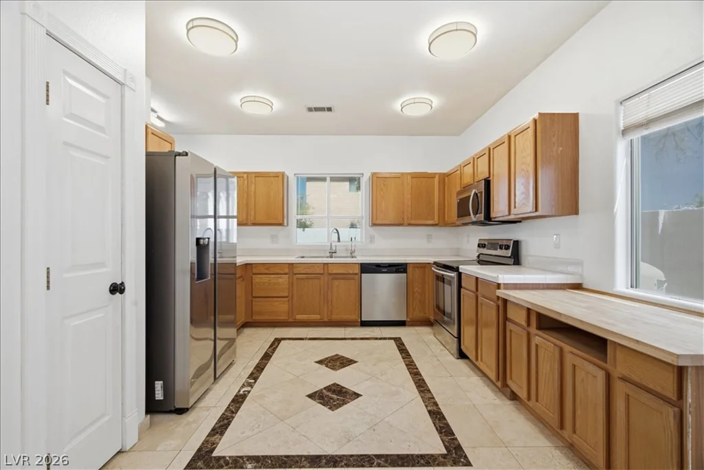 5936 Royal Castle, Las Vegas, NV 89130