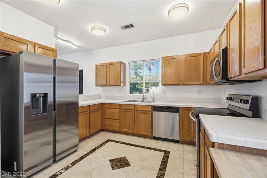 5936 Royal Castle, Las Vegas, NV 89130