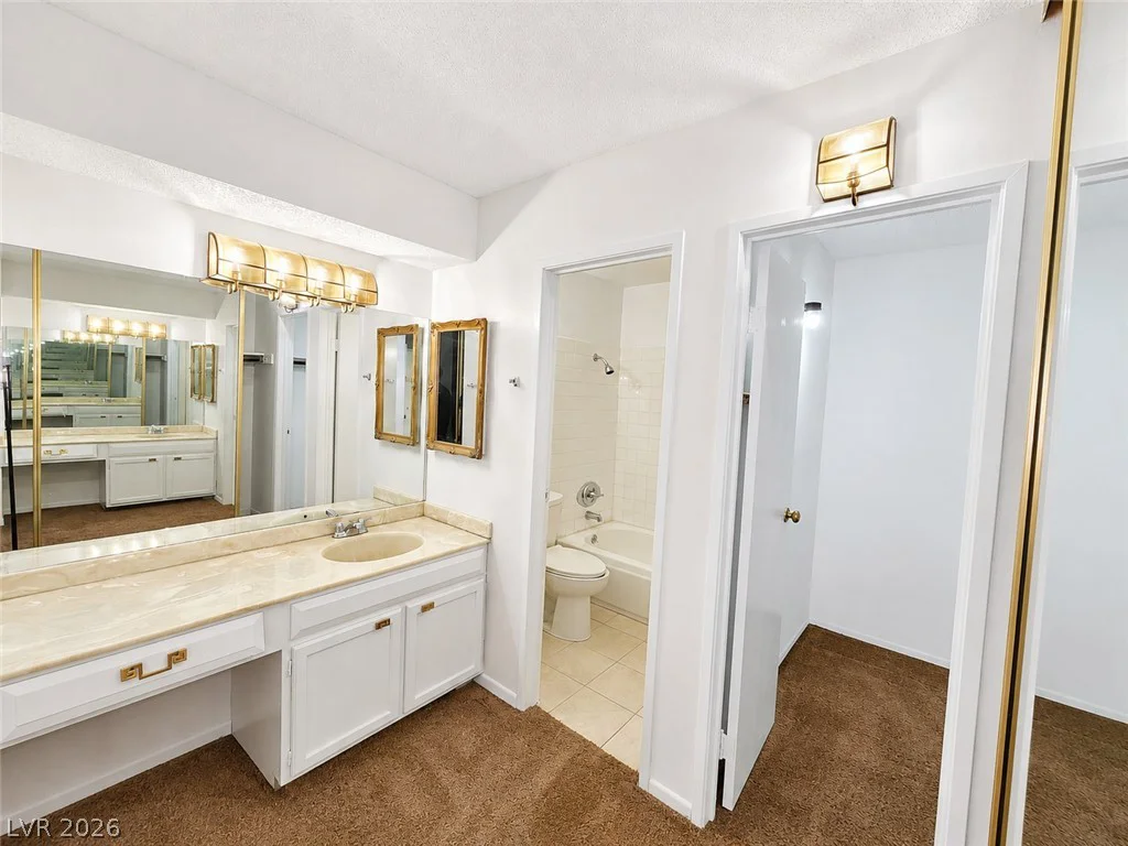 750 Royal Crest, Las Vegas, NV 89169
