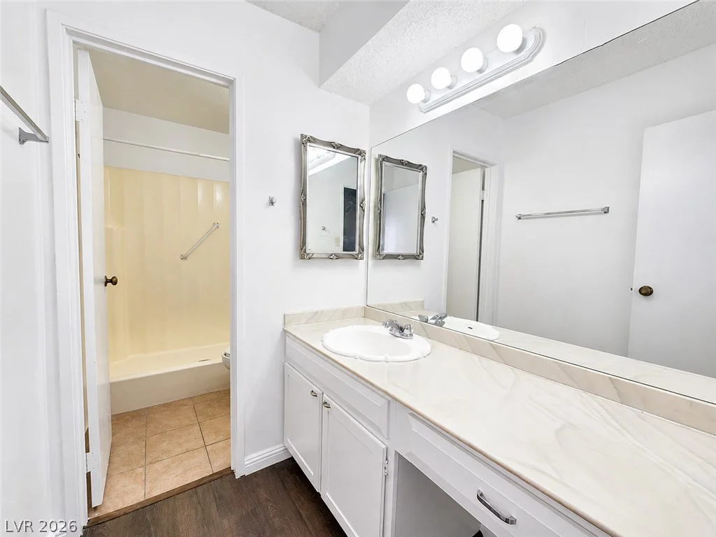 750 Royal Crest, Las Vegas, NV 89169