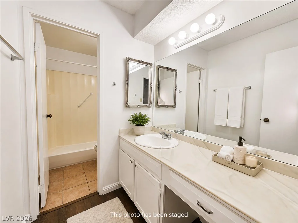 750 Royal Crest, Las Vegas, NV 89169