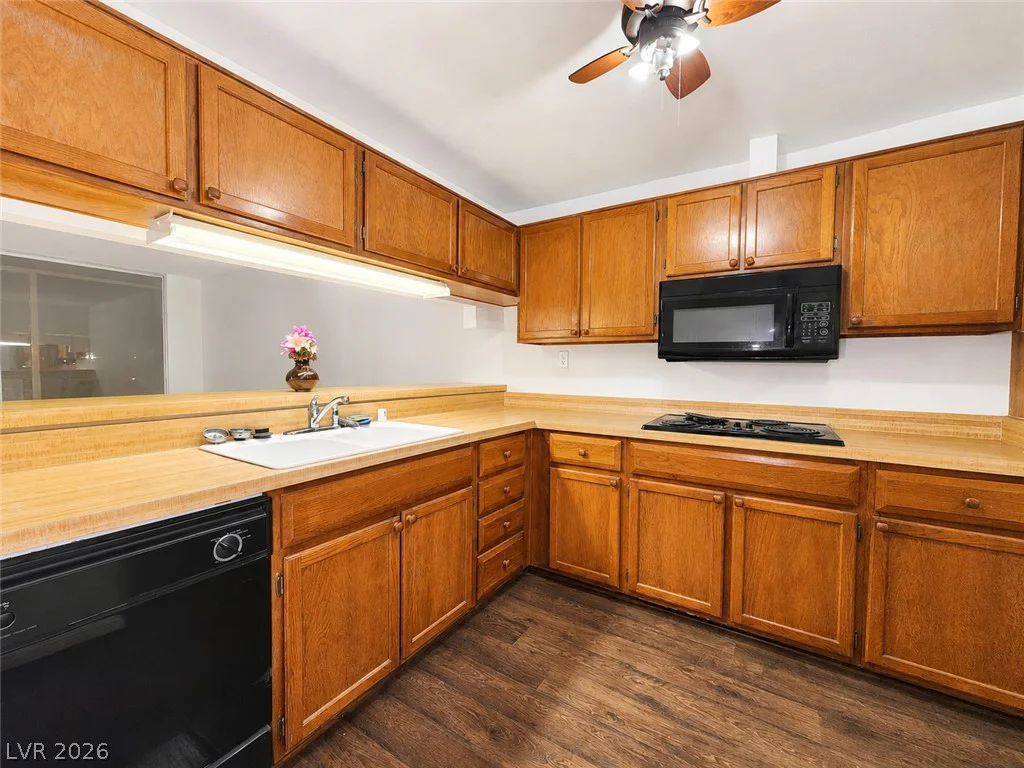 750 Royal Crest, Las Vegas, NV 89169