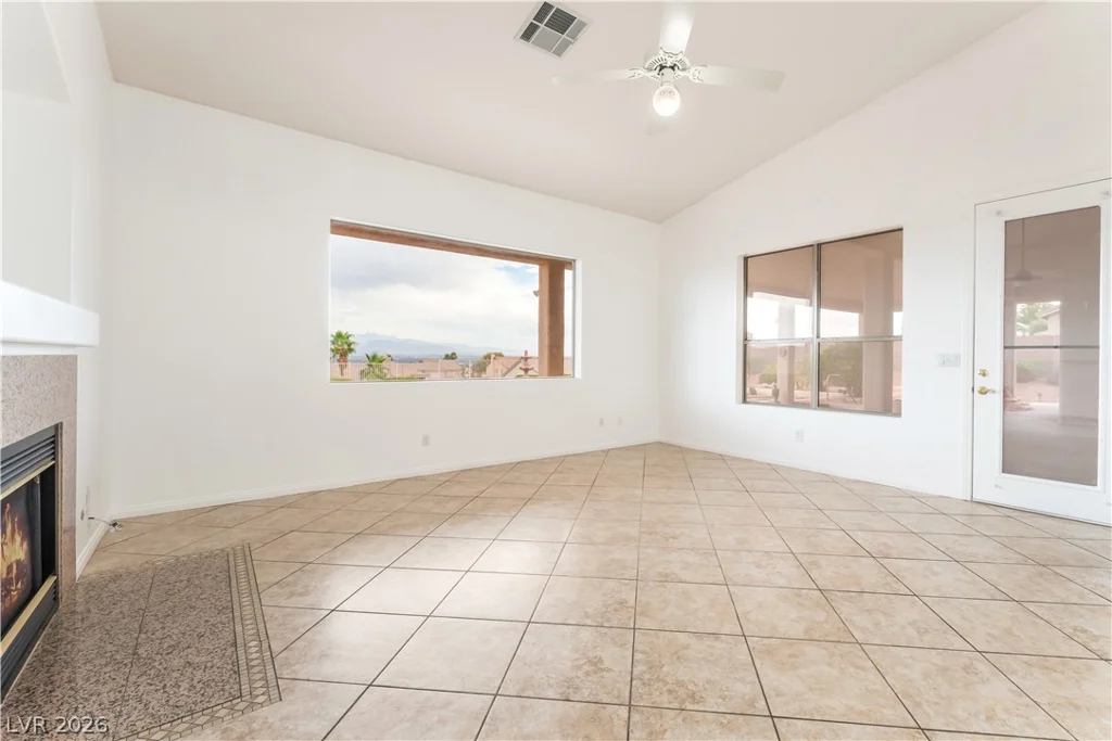 931 Temple View, Las Vegas, NV 89110