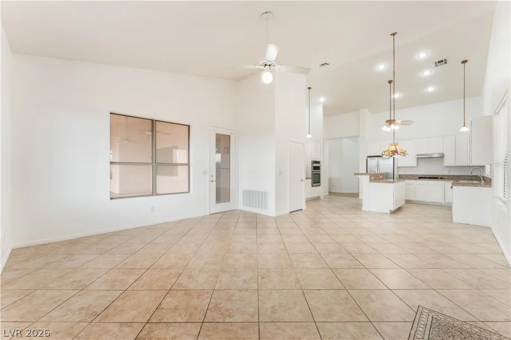 931 Temple View, Las Vegas, NV 89110