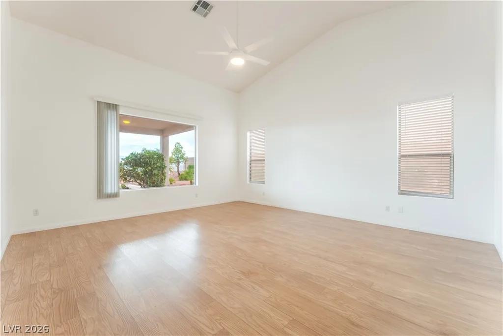 931 Temple View, Las Vegas, NV 89110