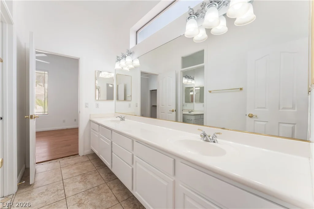 931 Temple View, Las Vegas, NV 89110