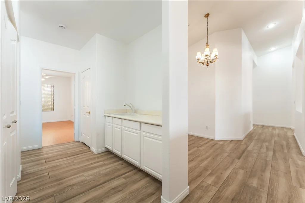 931 Temple View, Las Vegas, NV 89110