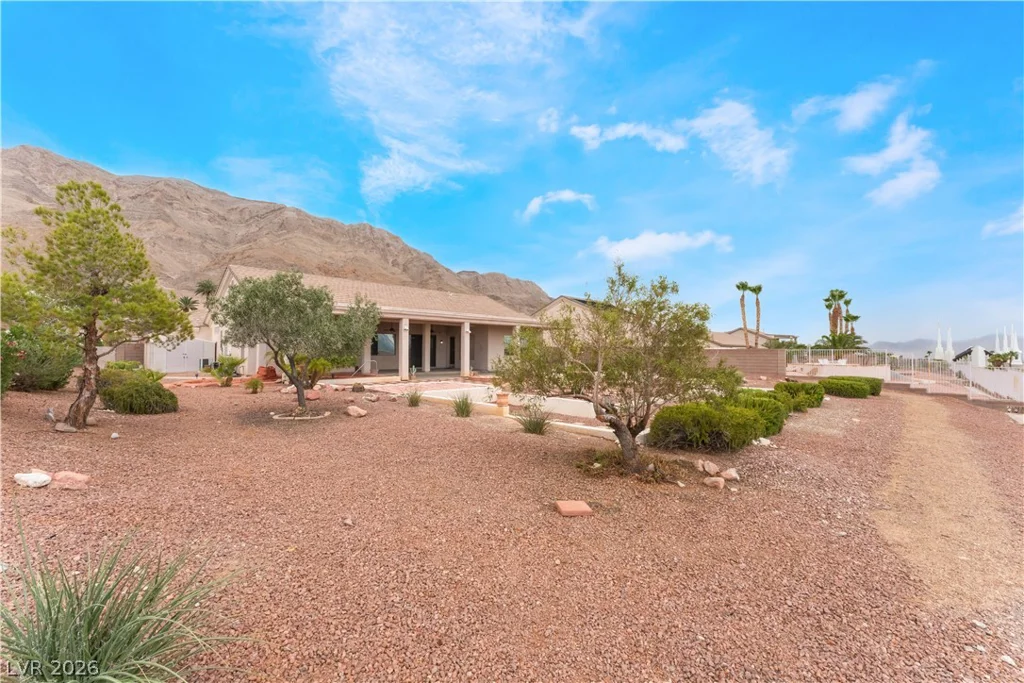 931 Temple View, Las Vegas, NV 89110