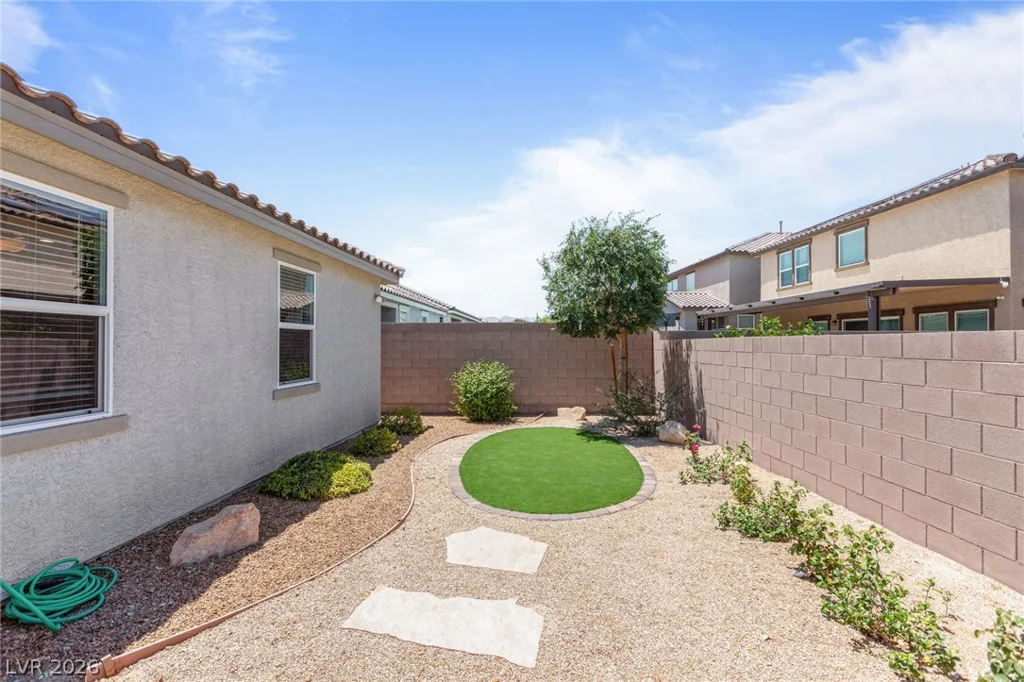 9712 Angel Valley, Las Vegas, NV 89178