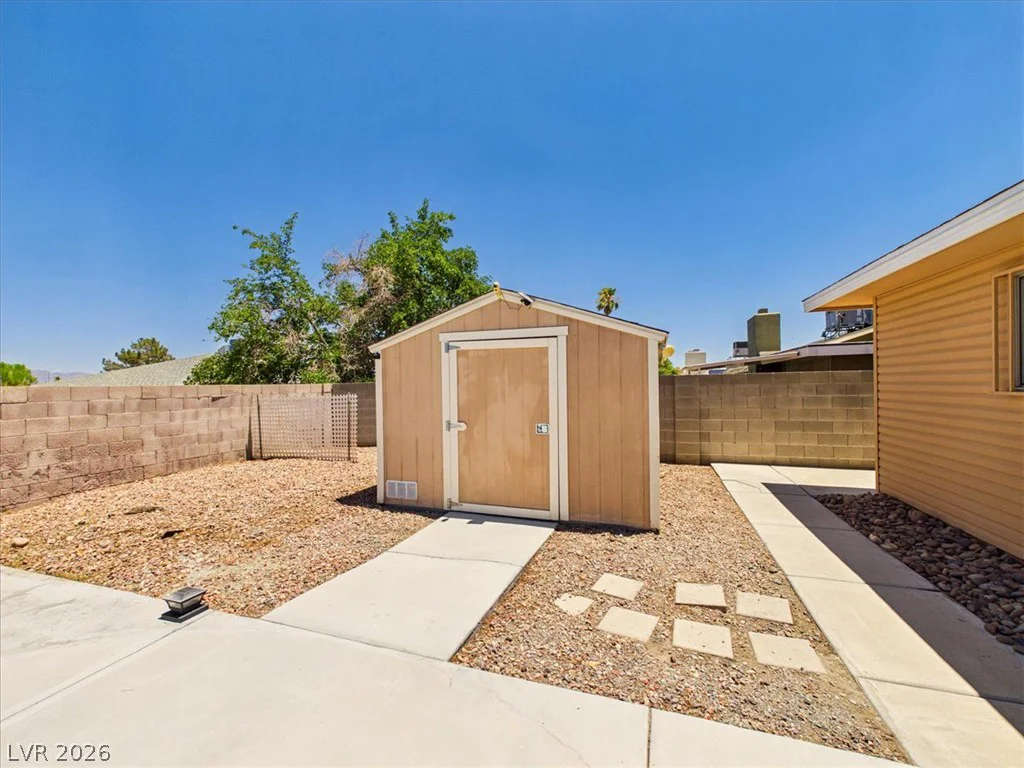 7824 Ducharme, Las Vegas, NV 89145