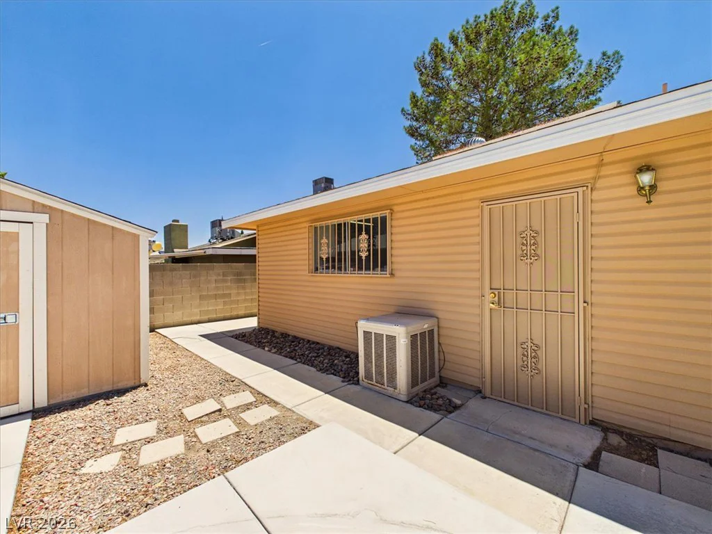 7824 Ducharme, Las Vegas, NV 89145