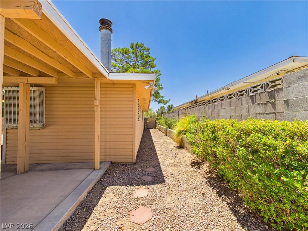 7824 Ducharme, Las Vegas, NV 89145