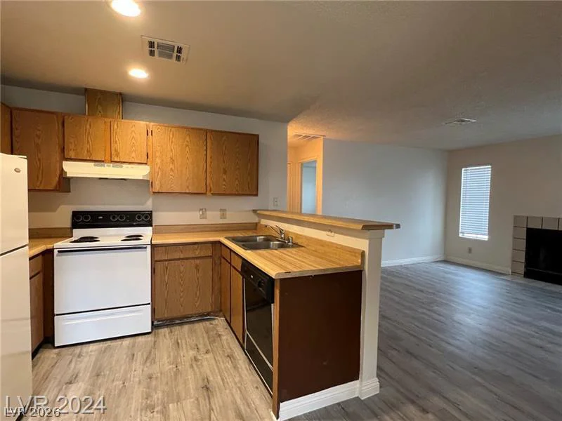 1872 Cosmic, Las Vegas, NV 89115