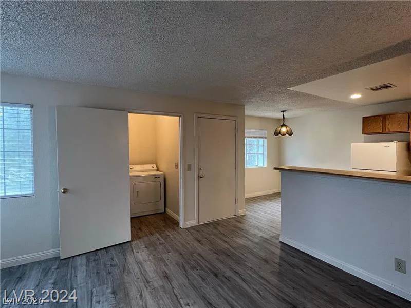1872 Cosmic, Las Vegas, NV 89115