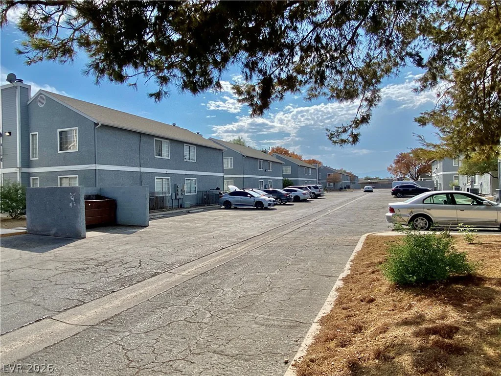 1872 Cosmic, Las Vegas, NV 89115