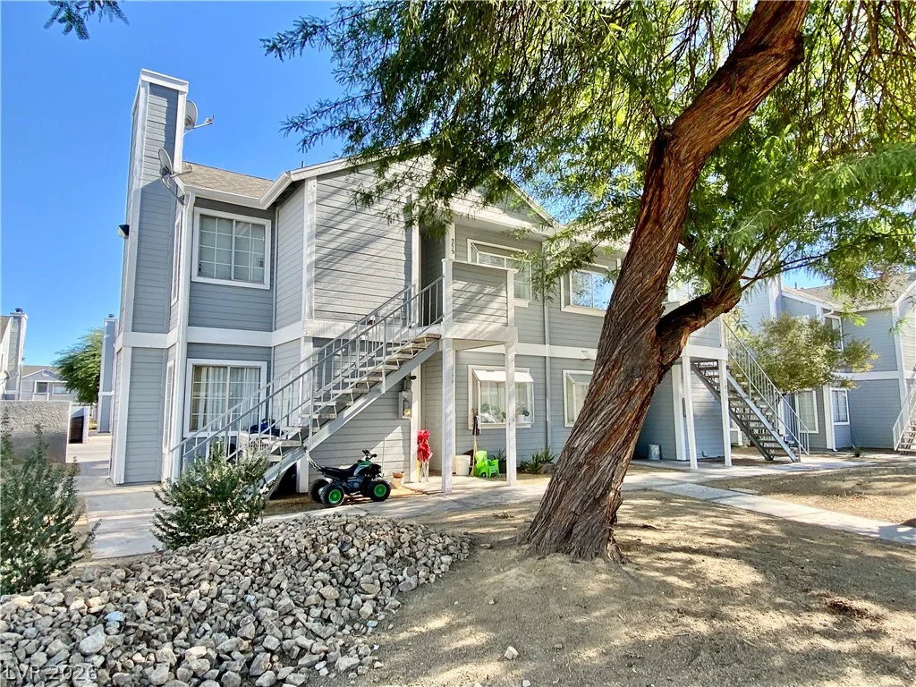 1872 Cosmic, Las Vegas, NV 89115