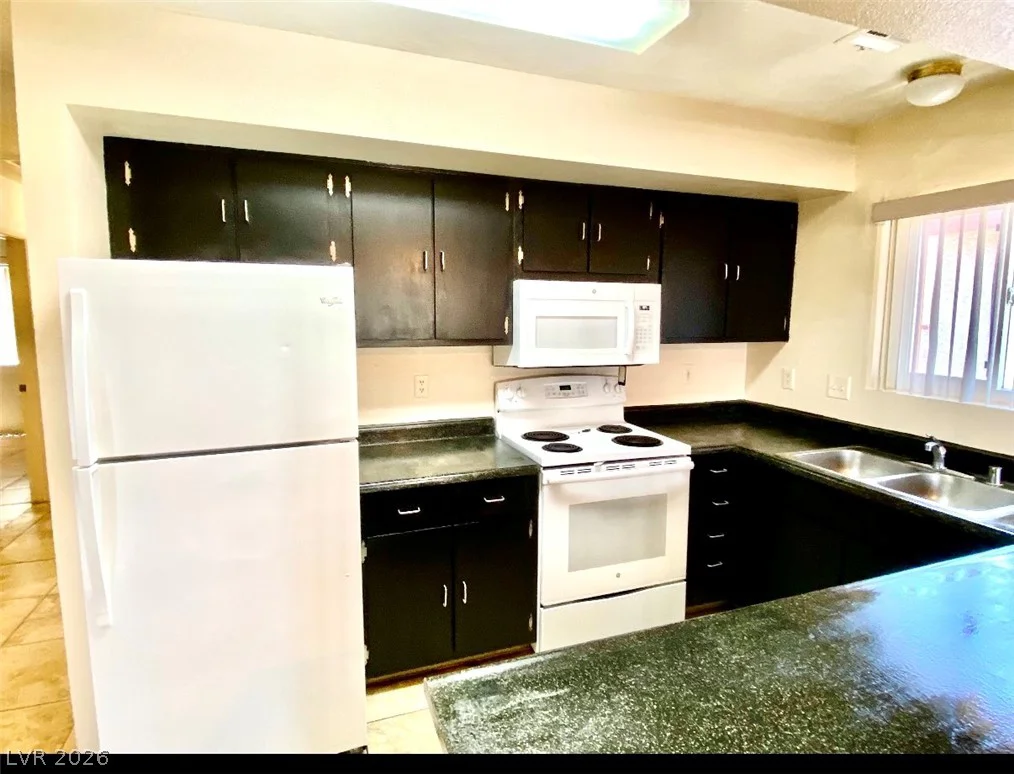 1872 Cosmic, Las Vegas, NV 89115