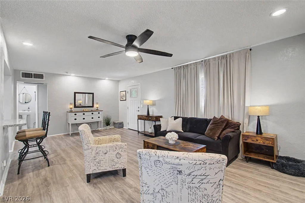1937 Peyton, Las Vegas, NV 89104